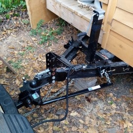Weight distribution hitch for tiny house